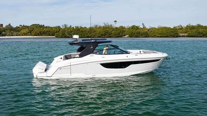 38' Cruisers Yachts 2023 Yacht For Sale